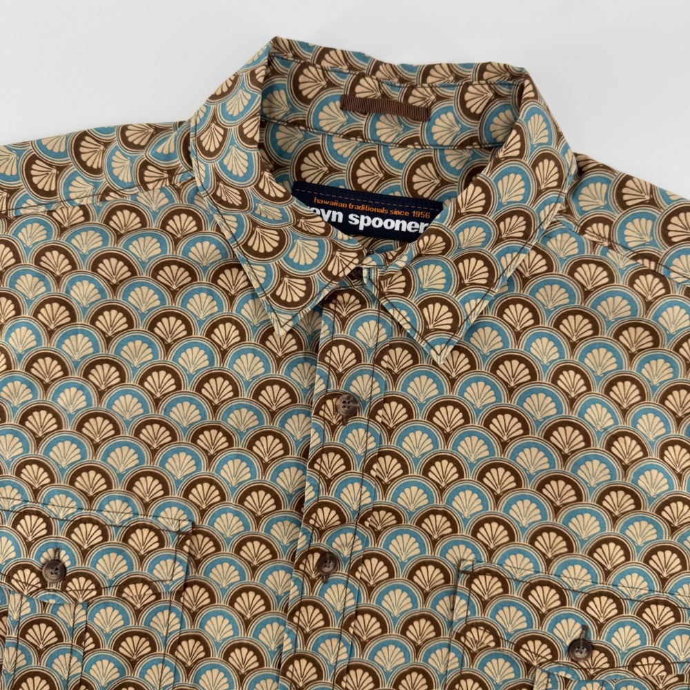 Reyn Spooner Hawaiian Shirt Mens Medium Short Sleeve Brown Blue Fan Pattern